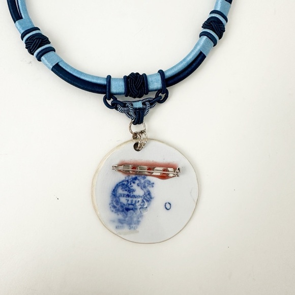 NWT Antique Burgess & Leigh Flow Blue Pendant/Pin Necklace Sterling Silver - Picture 4 of 7